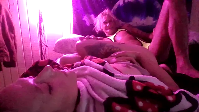 darnette_daisy webcam