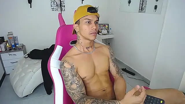 Leonard_Price webcam