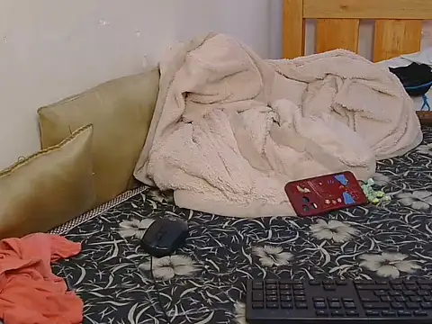 pookie_smiles webcam