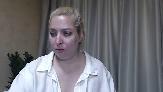 sweetpussy13 webcam