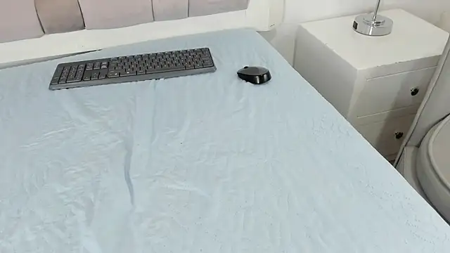 naia_cox webcam