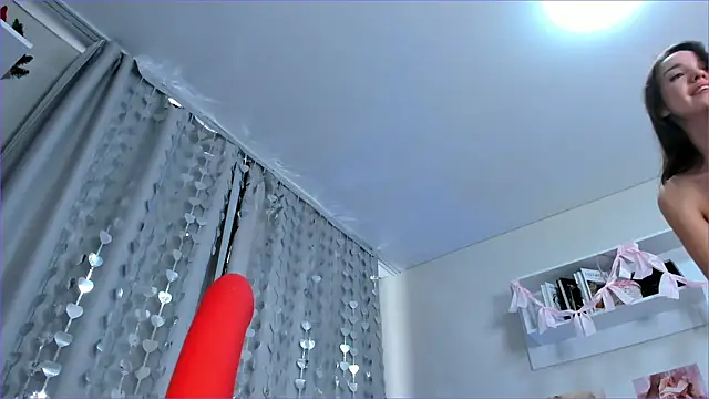 milly_lane - Milly_Lane's free webcam - UK Sex Cams