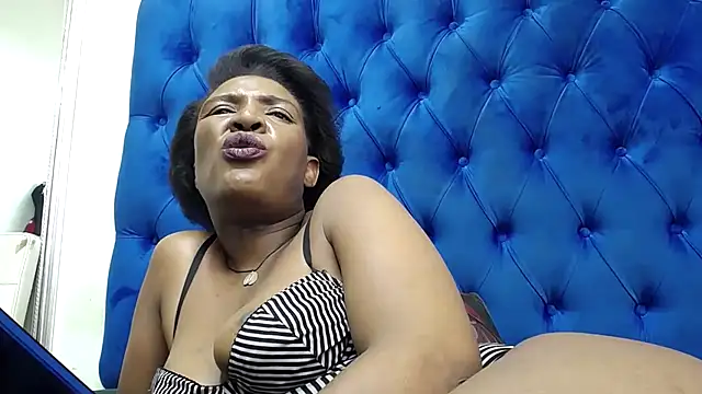 SpicyQueenxxxx webcam