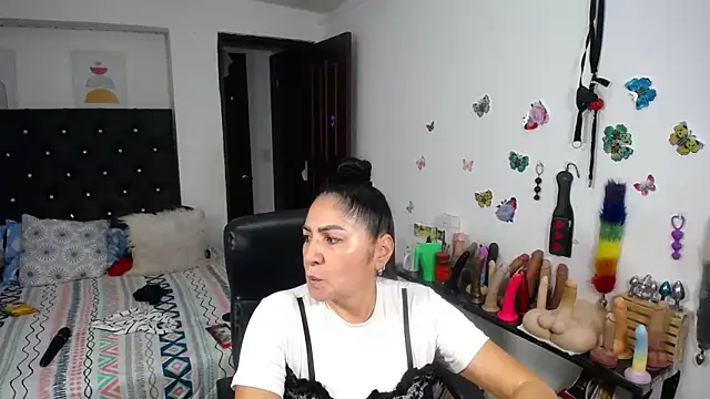 mature_bigboobs10 webcam