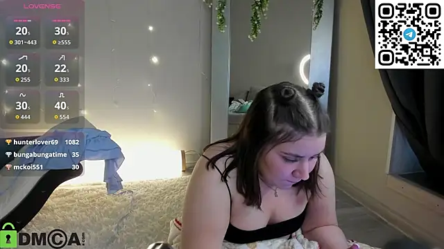 Maya_Raay webcam