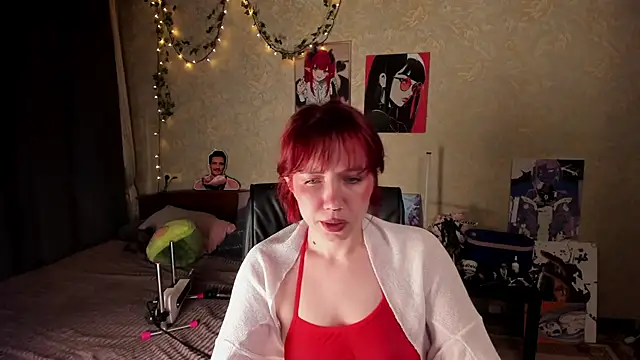 Love_is_Lola webcam