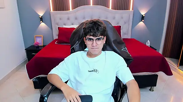 Tommy18__ webcam