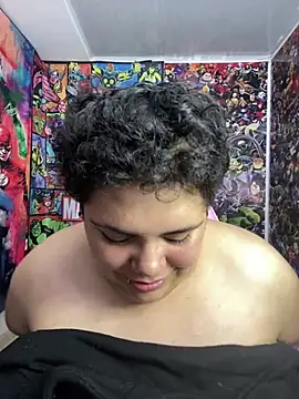 Hailey_Curvy webcam