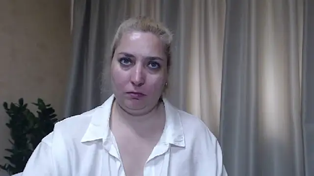 sweetpussy13 webcam