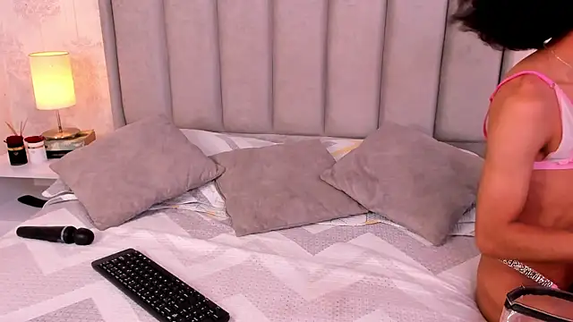 ShaynaHosk live sex cam