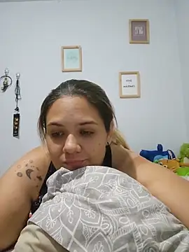 LoreinnFox webcam