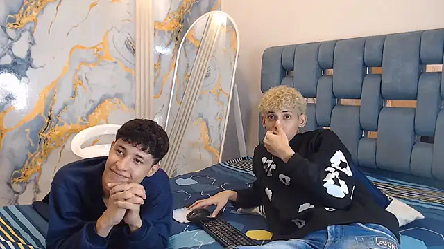 YOUNG_BOYS_HELL webcam
