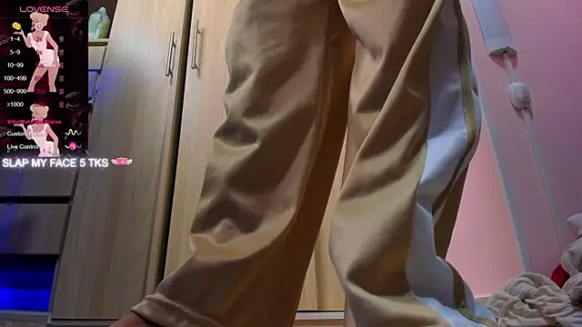 Asher_Young webcam