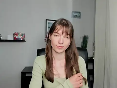 KiraBliss28 webcam