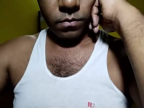 Lucky___05 webcam