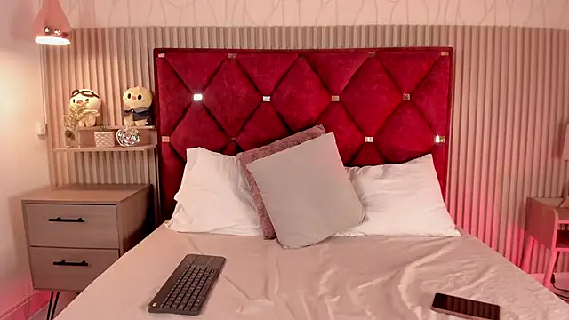 CelestePetite webcam