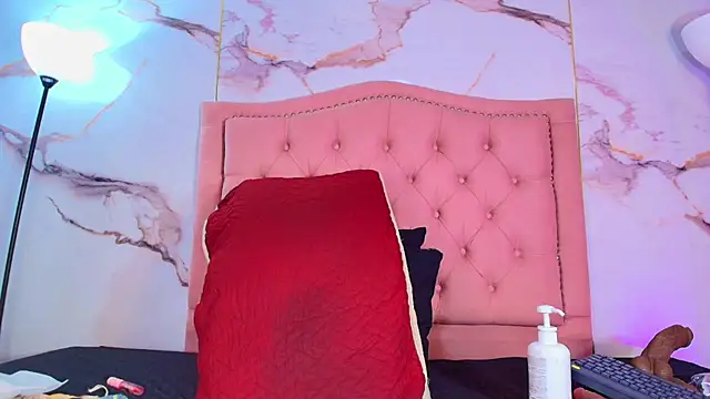 AlyaThompson webcam