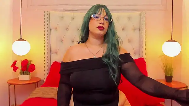 MillyHotsoon webcam