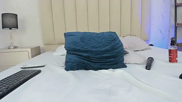 LilithHarperr_ webcam