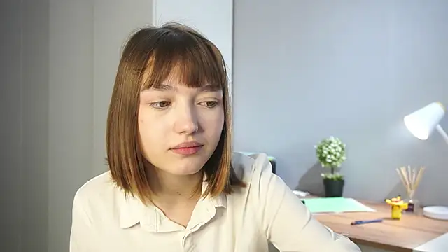 Leyla_crsh webcam