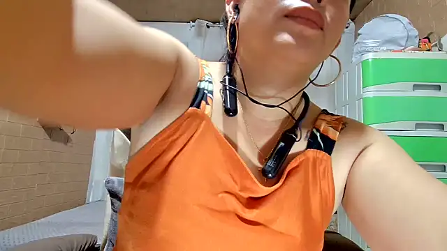 Filipina_Desire webcam
