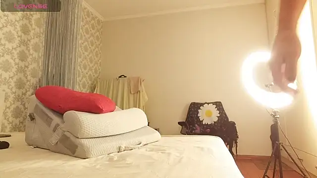 MissValday webcam