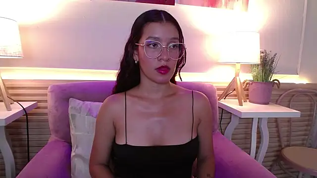 BrianaGaging webcam
