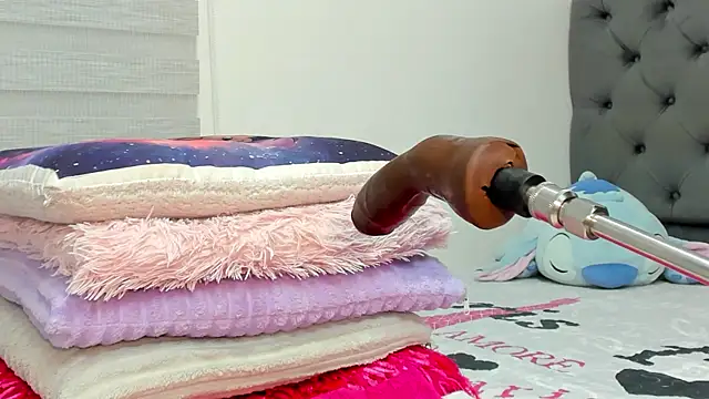Elizabeth_18_ webcam