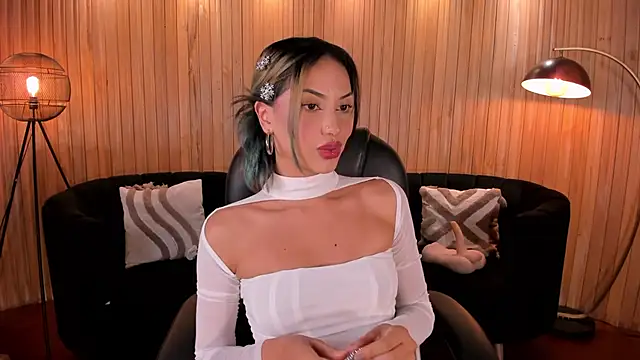 KayraLanne webcam