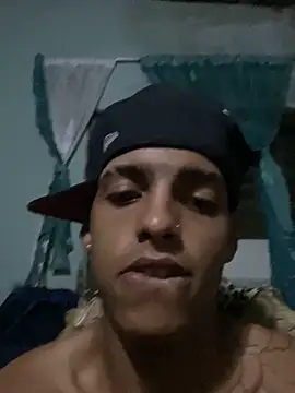 Aleexxx_2005 webcam