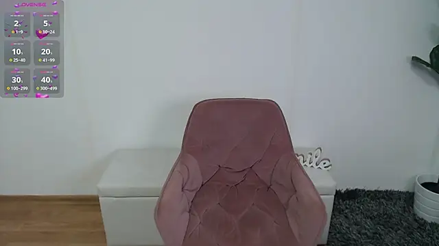 LadyLiia webcam
