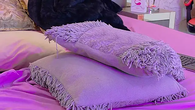 CamilaJohnston webcam