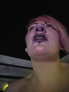 PinkTheHawk webcam
