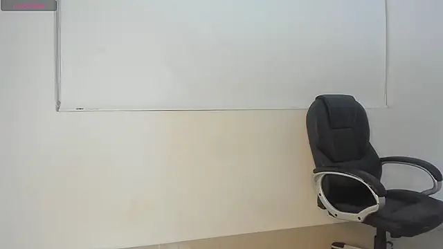 ailinn_sahara (Ask my age) - Change panties live