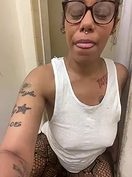Desirae_Luciano webcam