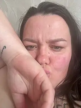 SunnyLeila2101 webcam