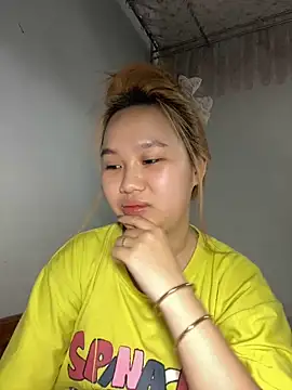 Almira6868 webcam