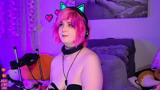 Angel-Lewd-Cake webcam
