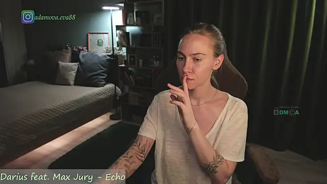 _Eva_Adama webcam