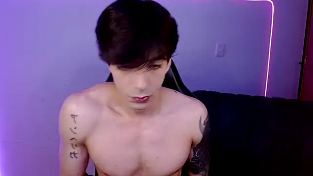 H3ll_B0I webcam