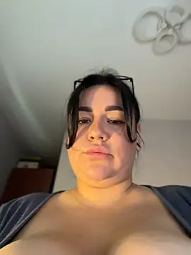 SwittieKendra webcam