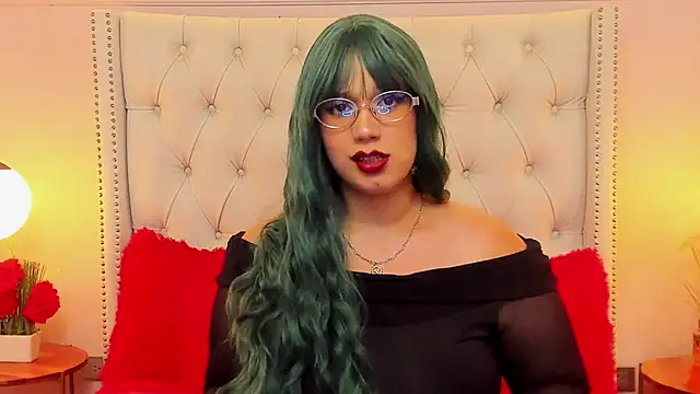 MillyHotsoon webcam