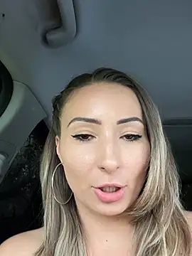 Wonder_Kari webcam