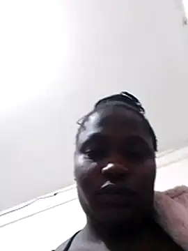 Queenielush webcam