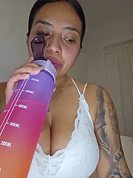 angelmoon04 - Angelmoon04's free webcam - UK Sex Cams