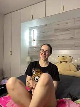 martiniiselenna - MartiniiSelenna's free webcam - UK Sex Cams