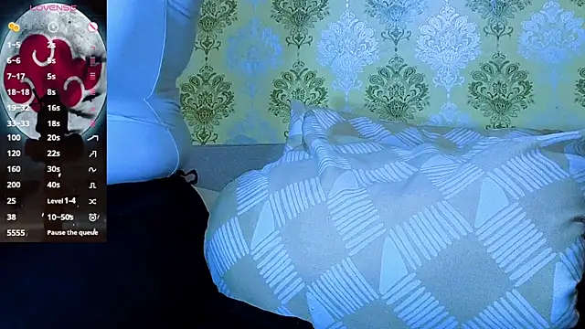 anya_weisz webcam