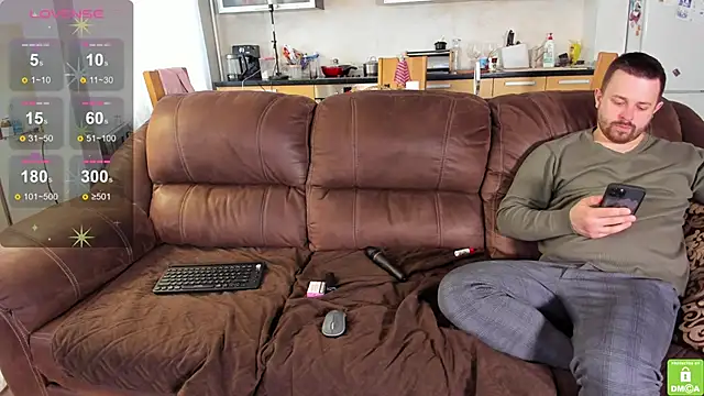 NikkiNSerdron webcam