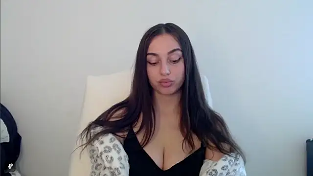 courtneyPerfect webcam