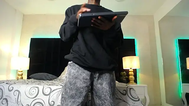 SkylerBigxxx webcam